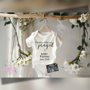 Faire-part de grossesse minimaliste, dévoilement de bébé numérique floral neutre, modèle de carte numérique personnalisé naturel, pour cet enfant, nous avons prié