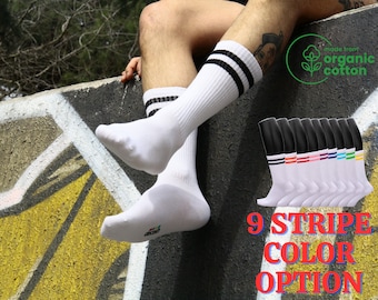 Chaussettes hautes en coton bio : Chaussettes de sport blanches à rayures