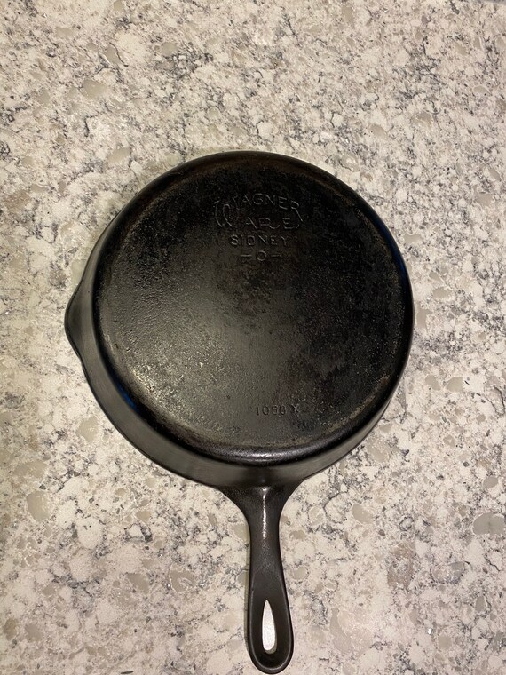 Wagner Ware 8 Cast Iron Pan.