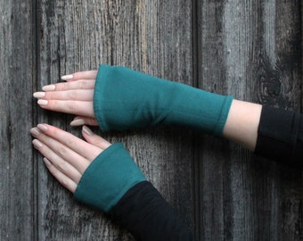 Mira reversible cuffs, short reversible arm warmers, made of organic cotton in emerald green/brown size S/meter