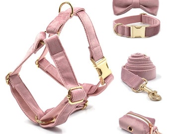 Ensemble de sac caca en velours rose givré avec collier harnais et laisse | Harnais pour chien personnalisé avec laisse | Harnais en laisse pour collier de chien assorti