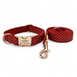 Rote Punkte Personalisiertes Hundehalsband & Leine - Hundehalsband und Leine mit Gravur Weiße Punkte - Rot Weißes Punkte Halsband und passende Fliege
