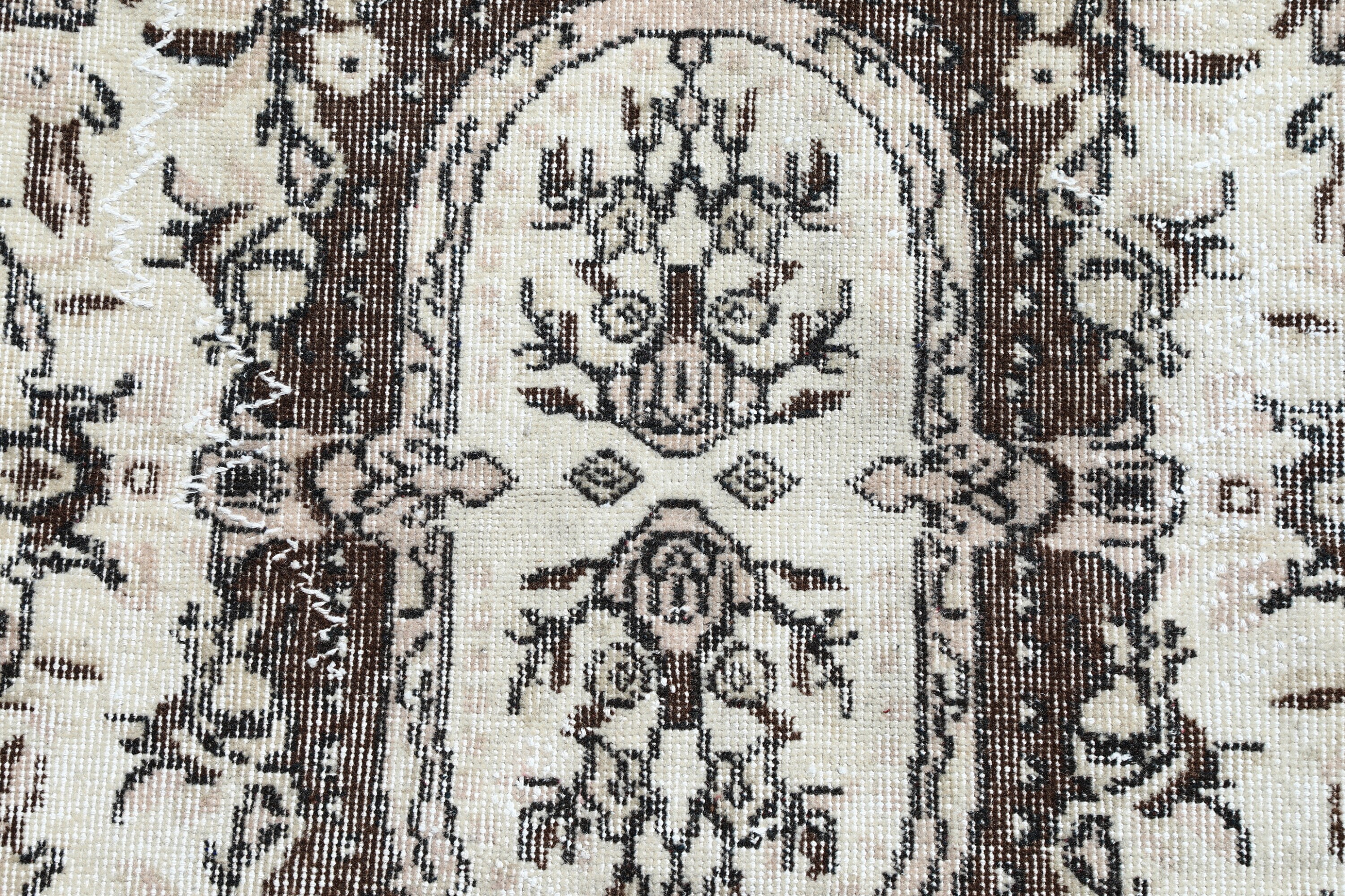 ヴィンテージ ウシャック ラグ 4x6：小さなトルコウールラグ