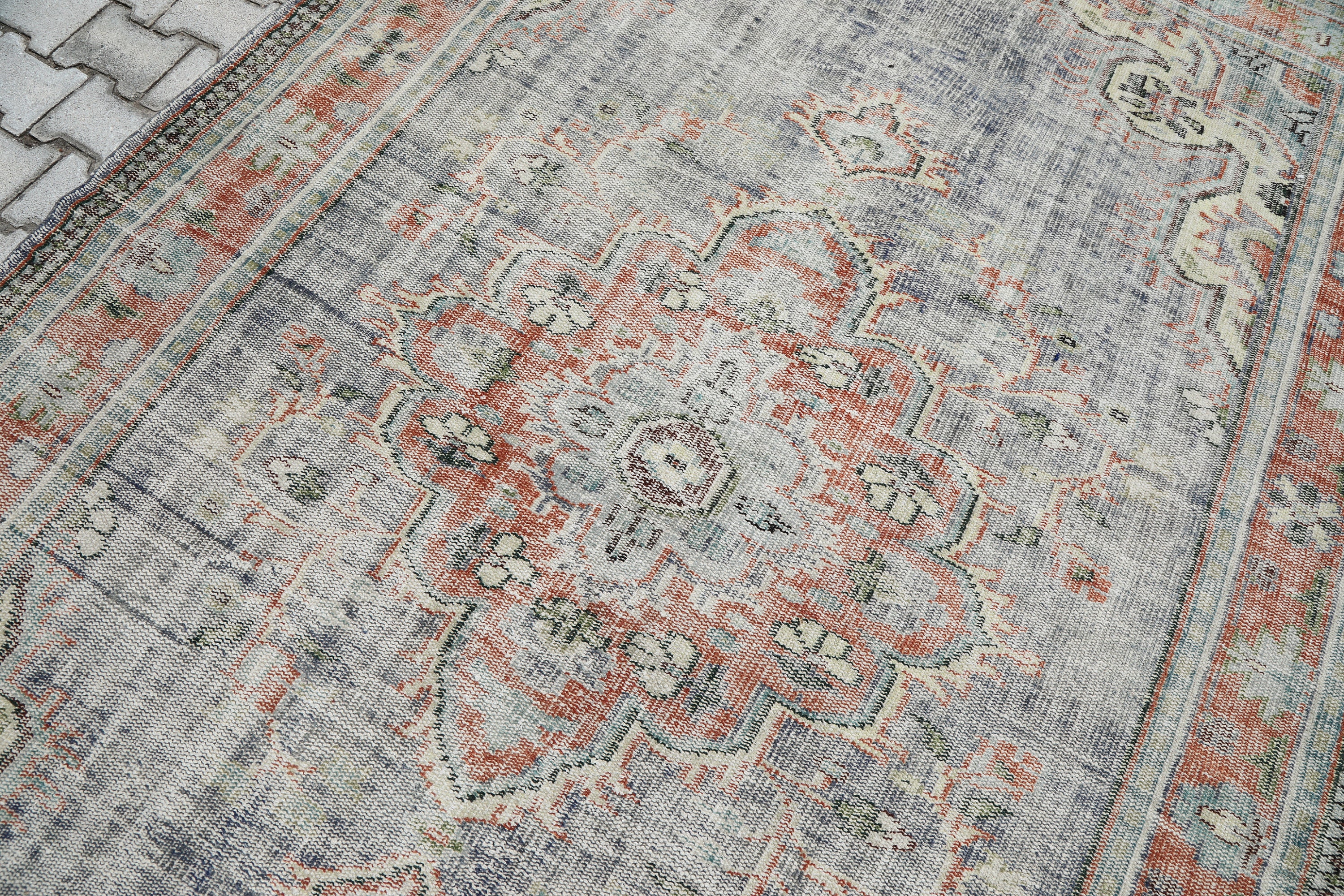 7x11インチのヴィンテージトルコウールラグ：色褪せた風合いの特大ラグ