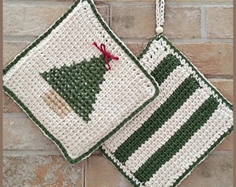 Topflappenmuster mit Weihnachtsbaum - Häkelanleitung für Weihnachten. Zwei Topflappenmuster zum Häkeln: eines mit einem Baum und eines mit Streifen.