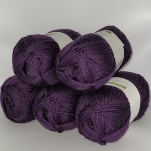 Beautiful Soft Merino Yarn Cascade 220 Superwash Merino Wool 5 Blackberry, Sweater Yarn, Blanket Yarn, Yarn for Gifts, Softest Wool Yarn
