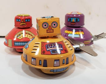 Flying Saucer Robot Windup Set Wind-up Space Toys - SALE!