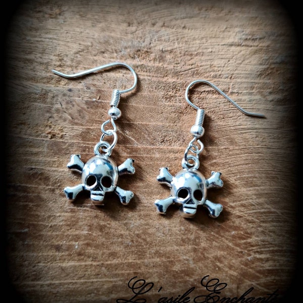 Boucles d'oreilles courtes avec tête de mort, araignée