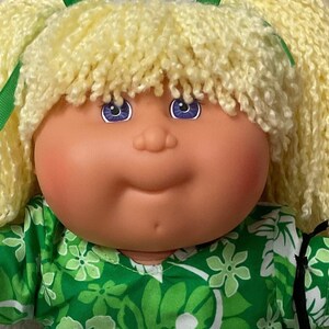 Vintage Cabbage Patch Kid Girl Lemon Hair HTF Violet Eyes Head Mold #44 14-15 Inches 1995 Collectibles Gifts For Girls Mom Friend Sister Her