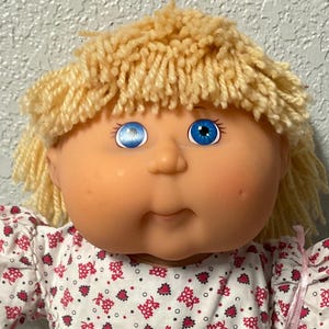 Vintage Cabbage Patch Kid Girl Play Along PA-4 Wheat Hair Blue Eyes 2004 Collectors Doll Gifts For Girls Daughter Sister Friend Wife Mom Her