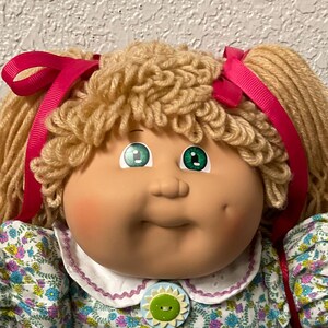 Vintage Cabbage Patch Kid Girl Wheat Poodle Hair Green Eyes Hong Kong Head Mold #3 1984 Collectibles Gifts For Girls Daughter Friend Sister
