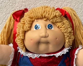 Erstausgabe Vintage Cabbage Patch Kid Girl HTF Butterscotch Hair Blue Eyes DBL Hong Kong HM#2 Sammlerpuppe Geschenke für Mädchen, Mütter, Absolventen