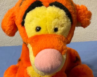Peluche de Winnie The Pooh "Tigger" de Disney, regalo para fans de Disney, niños, niñas, niños, él, su amiga, hermana, mamá.