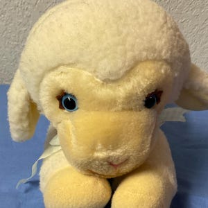 Vintage Del Monte Ivory Fluffy Wool Lamb Country Yumkin 1984 Nostalgic Memories Stuffed Animals Gifts For Mom Sister Wife Daughter Girls Her