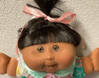 Vintage Cabbage Patch Kid African American Play Along Baby Girl Black Cornsilk Hair Brown Eyes PA-14 2004 Geschenke für Kinder Mädchen Mütter Absolventen