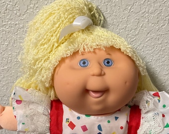 Vintage Cabbage Patch Kid HASBRO Girl Lemon Hair Blue Eyes 1990 13 Inches Collectibles Collectors Doll Gifts For Girls Kids Moms Friends