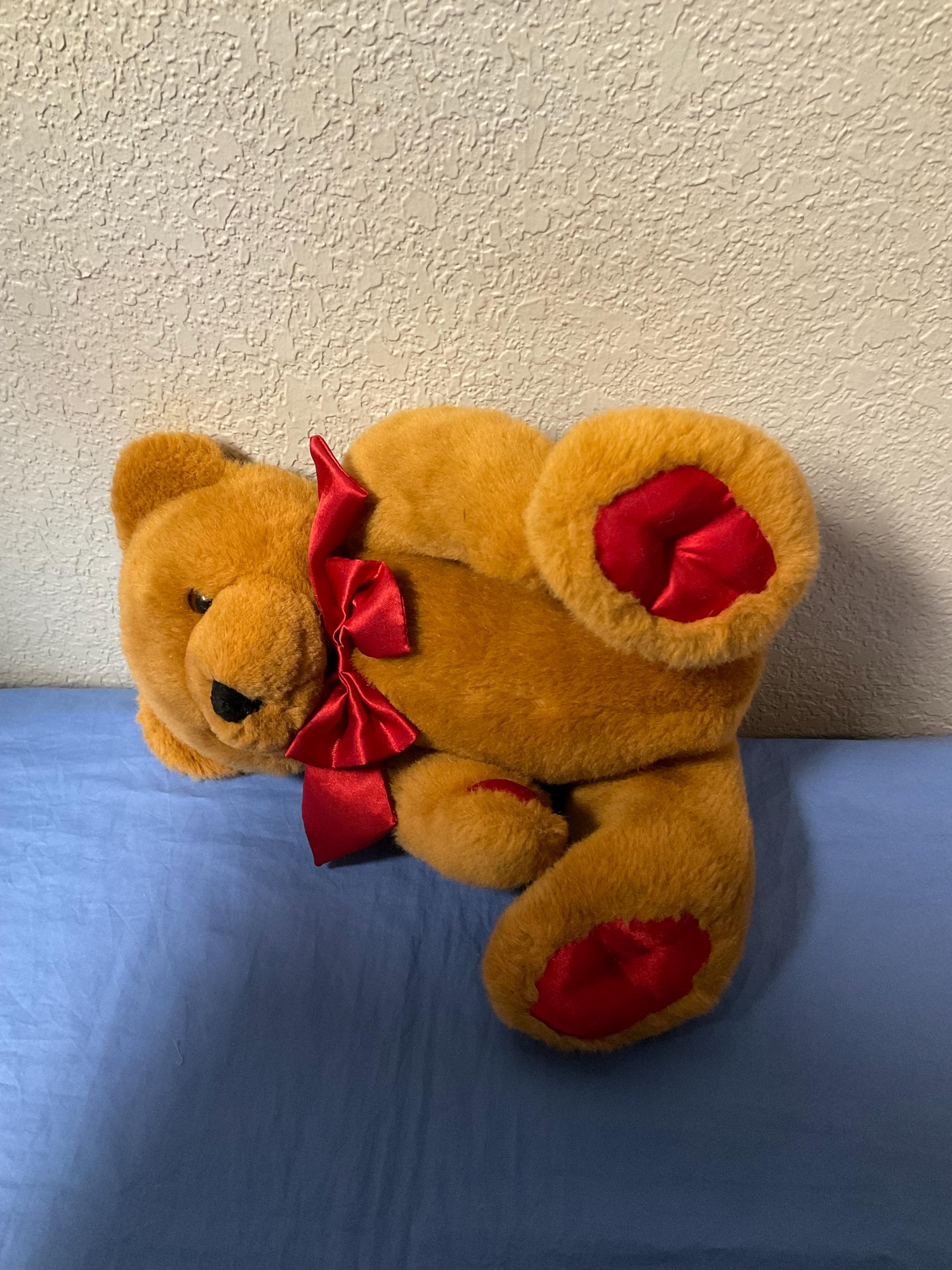 赤いリボンが付いた茶色のぬいぐるみテディベア、ぬいぐるみ