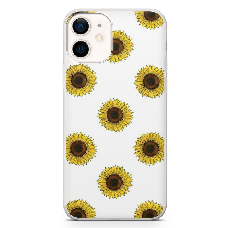 Op de afbeelding: Transparante telefoonhoes met een herhaald patroon van gele zonnebloemen met bruine centra. De hoes is ontworpen voor een smartphone en biedt bescherming en een bloemenontwerp.