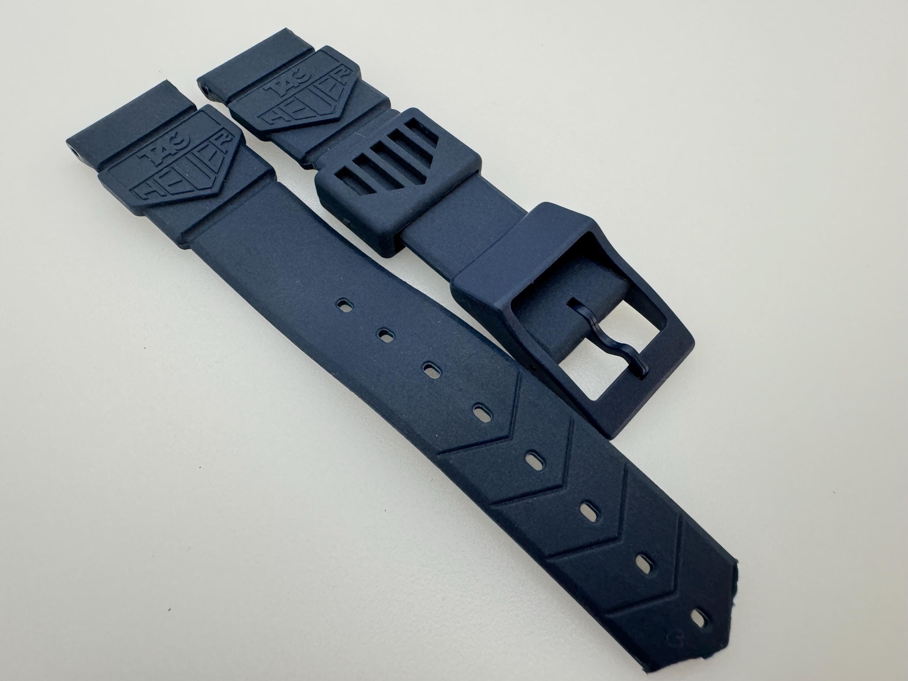 Cinturino Orologio Silicone Per Tag Heuer Aquaracer 300 500 WAY201 Nero Blu 22mm
