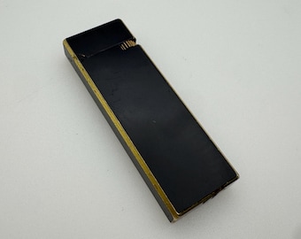 Lighter Chanel Collection 80s Black Enamel Steel and Gold Plated