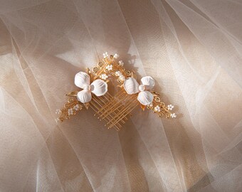 Wildflower Bridal Hair Comb, Gold Shell Pearl & Ivory Petal Wedding Headpiece, Floral Hair Piece for Updo, Bridesmaid