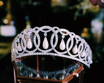 High quality royal family tiara, Queen Elizabeth crown,  Bridal pearl tiara nature zircon, Plated 24k white gold. wedding gift