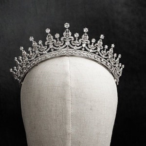 QueenTiara 24White Gold Plated Zircon Queen Tiara: Baroque Bridal Crown