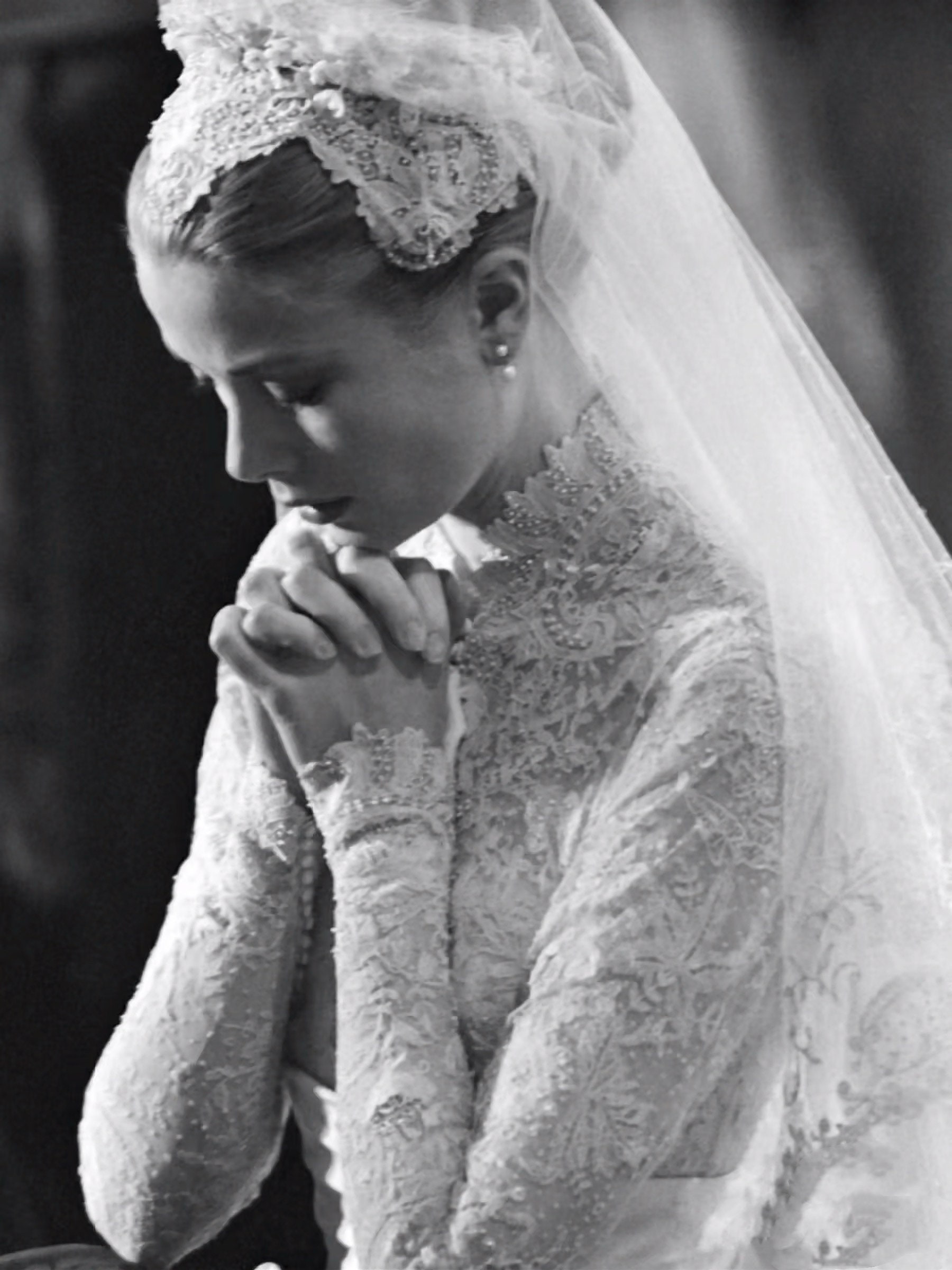 Grace Kelly Inspired Juliet Cap: Vintage French Lace & Pearl  display picture 1