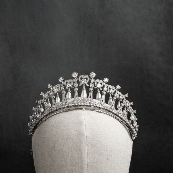 Princess Diana Inspired Royal Wedding Tiara | Luxurious Pearl and Natural Zircon Bridal Headpiece | 24K White Gold Plated |  Wedding Gift