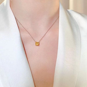 High quality 2CT Brilliant cut yellow diamond necklace, s925 silver plated 18k white gold chain. Gift for her