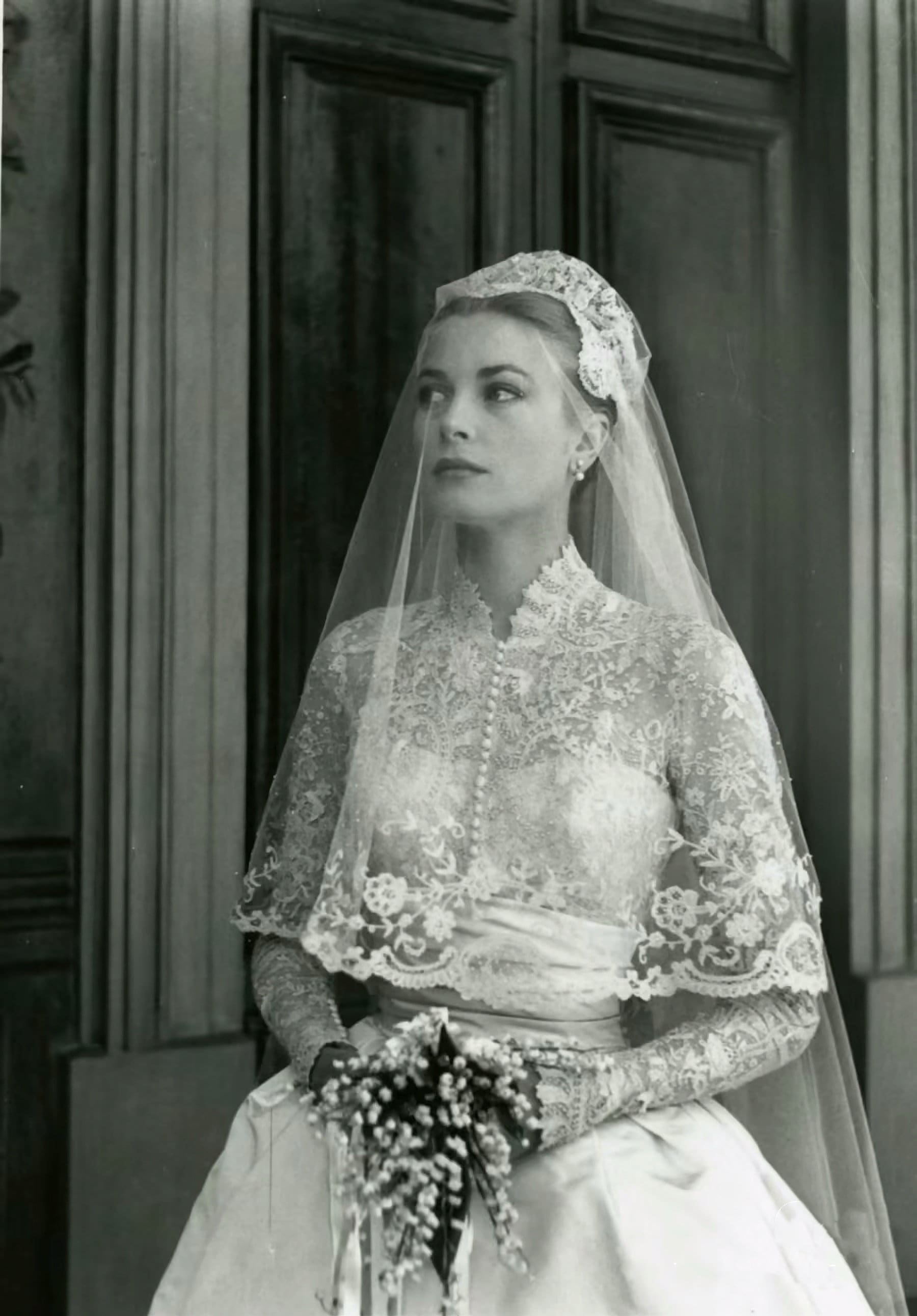 Grace Kelly Inspired Juliet Cap: Vintage French Lace & Pearl  display picture 3