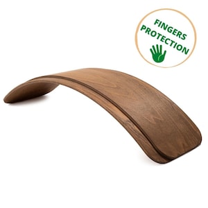 Fingers Safe Balance Board aus Holz GAKKER Farbe: Brasil Brown , Holzspielzeug, Rocker 100% Made In EU Fingerschutz Montessori Wobbel