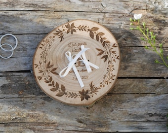 Customizable wooden wedding ring holder, natural eco-friendly boho chic wedding