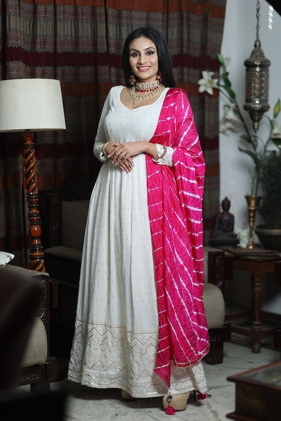 11119 BANDHANI LEHERIYA BEAUTIFUL ETHNIC FESTIVAL COLLECTION BANDHANI KURTI  WITH DUPATTA IN INDIA - Reewaz International | Wholesaler & Exporter of  indian ethnic wear catalogs.