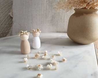 Beige Dried Floral Headband for Wooden Figurines