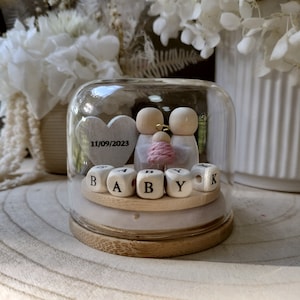 Fausse couche/perte du nourrisson - Globe miniature bébé dans une couverture - Choisissez votre formulation, tons de peau, vêtements et couleur du coeur