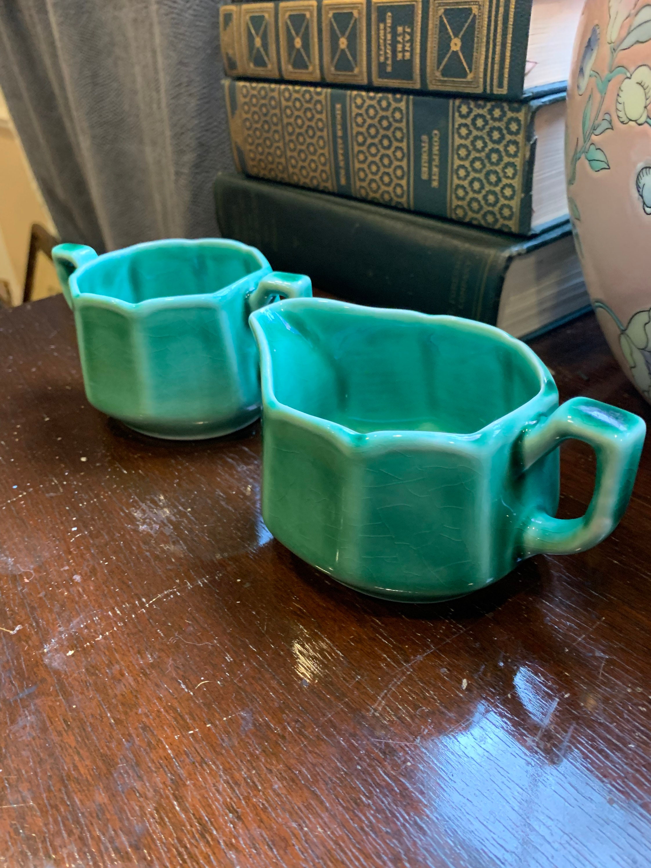 Mccarty Vintage Pottery - Etsy display picture 1