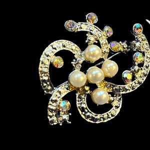 Mid century brooch - unmarked - pearl and rhinestone