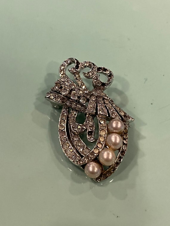 Pearl and silver unmarked brooch - vintage costume