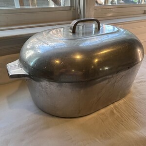 Harder to Find Wagner Ware 13QT. Stylized Logo Magnalite Oval Roaster P/N  4267P With Lid Circa 1945 Thru the 1950s Vintage 