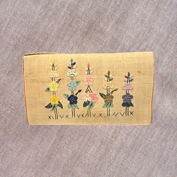 Vintage floral appliqué wrist wallet - image 2