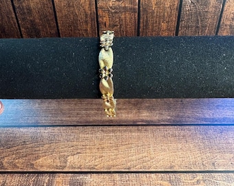 Vintage Crown Trifari bracelet - goldtone flowers and leaves - classic style