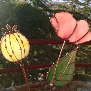 Stained Glass Opium Poppy Bouquet: Pink & Green Table Decor image 1