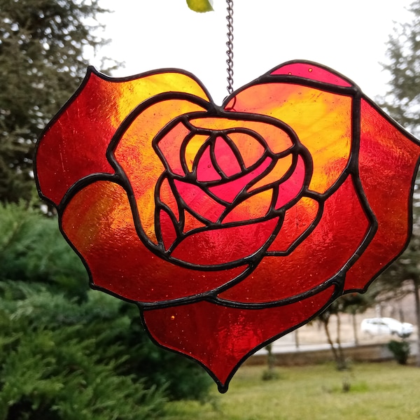 Stained Glass Red Rose Flower Heart Suncatcher Hanging, Red Rose Heart for Valentine's Day Gift, Rose Flower Window Wall Home Decor