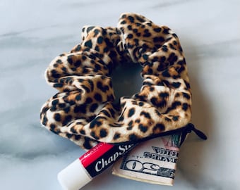 Cheetah Hidden Pocket Zipper Stash Scrunchie