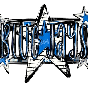 Puede incluir: Diseño gráfico con el texto "BLUE JAYS" en una fuente audaz y estilizada. El texto está delineado en azul y negro, con relleno blanco. El diseño incorpora estrellas en azul, negro y blanco, creando una composición dinámica y llamativa.
