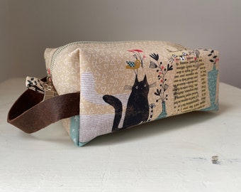 Cat boxy pouch