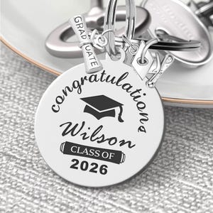 Personalized Graduation Gifts Keychain for Her Him Class of 2026 Keychain for College High Student 2026 Graduation Gifts
