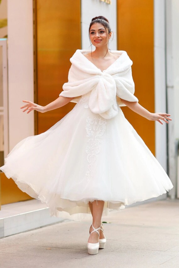 Bolero Sposa In Pelliccia Sintetica – Maniche Corte, Lunghezza Crop, Per Matrimonio, Cerimonie E Serate Eleganti