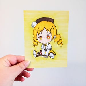 Cartão de arte original Madoka Magica Mami Tomoe Chibi desenhado à mão